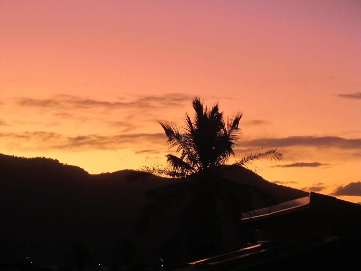 Apartamento Charmoso com vista para o mar Ilhabela Bagian luar foto